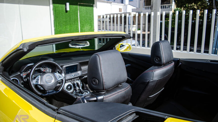 Chevrolet Camaro interior - Auto República