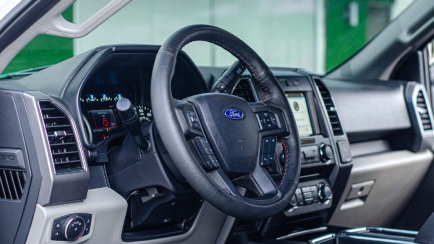 Ford F 150 FX4 2018 - interior 2