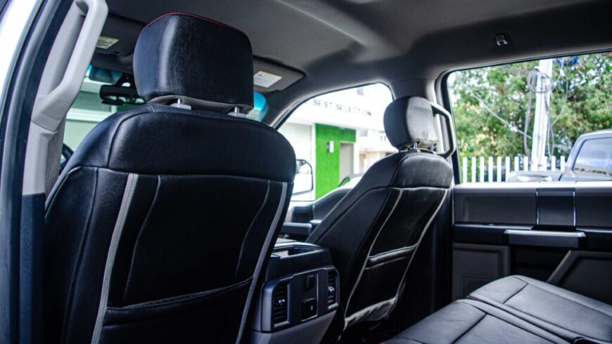 Ford F 150 FX4 2018 interior - trasero