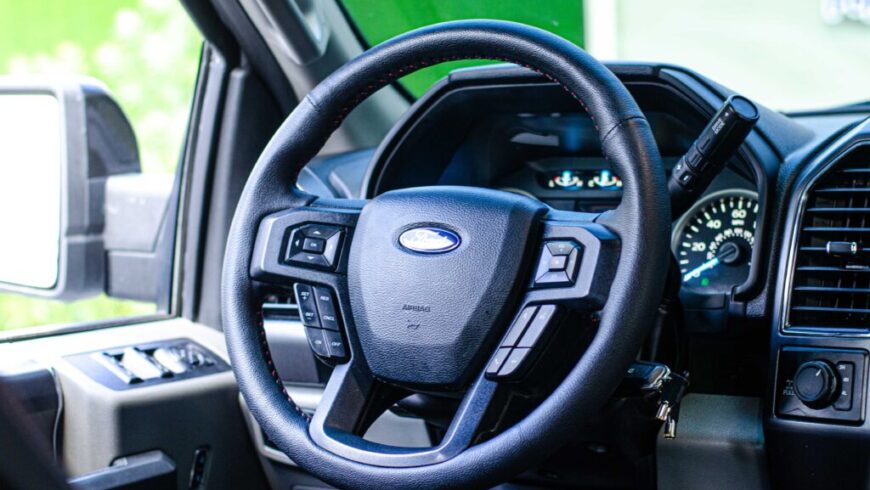 Ford F 150 FX4 2018 interior - volante