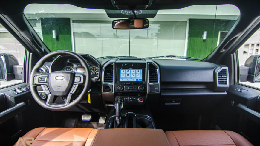 Ford F 150 4X4 2018 - Interior Frontal